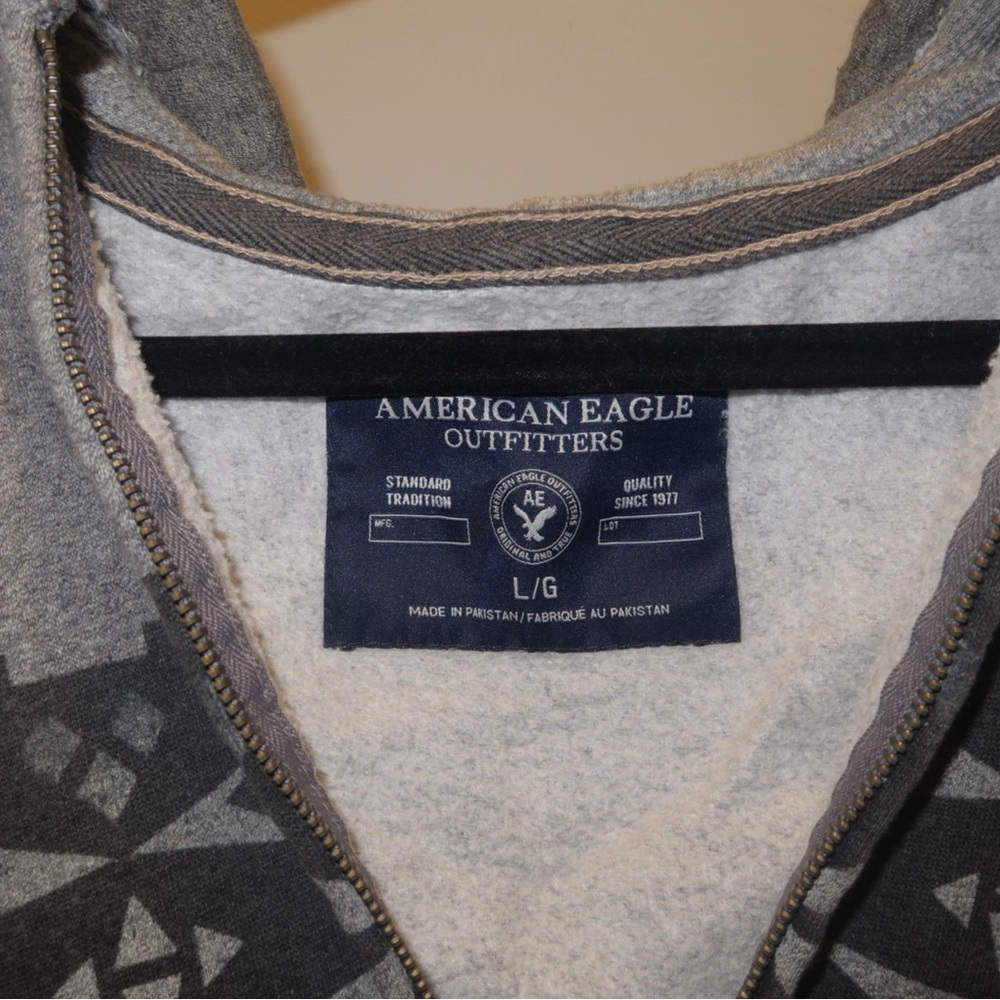 American Eagle Outfitters Gray Patterned Hoodie - Picture 2 of 3